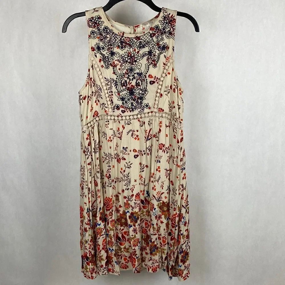 Taylor & Sage Dress Small Sleeveless Crochet Lace Cutout Waist Lined